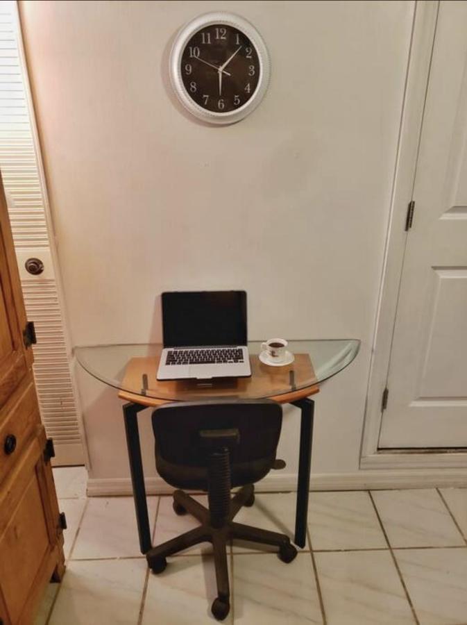 Cozy Queen Bed Studio With 60 Inch Smart Tv, Netflix, Airplay, Mini-Fridge, And 500 Mbps Wifi Near Fiu, Dolphin Mall, Airport Miami Exteriör bild