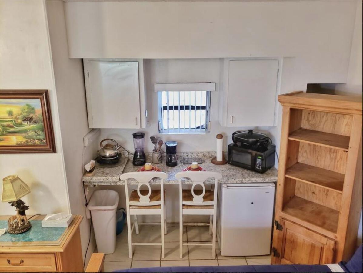 Cozy Queen Bed Studio With 60 Inch Smart Tv, Netflix, Airplay, Mini-Fridge, And 500 Mbps Wifi Near Fiu, Dolphin Mall, Airport Miami Exteriör bild
